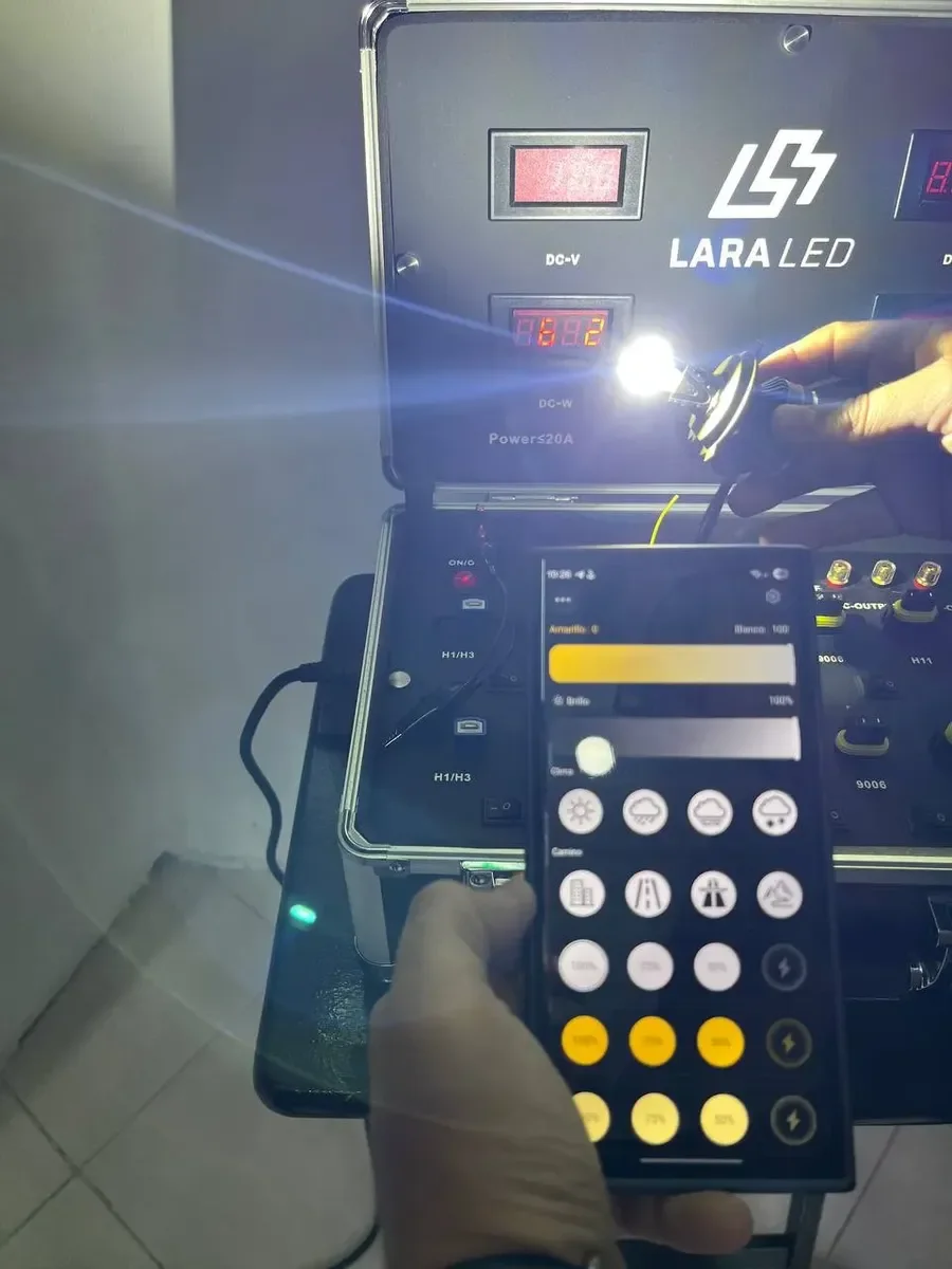 Bombillos Led H4 Con App 3 Tonos 40.000 Lm · imagen 2